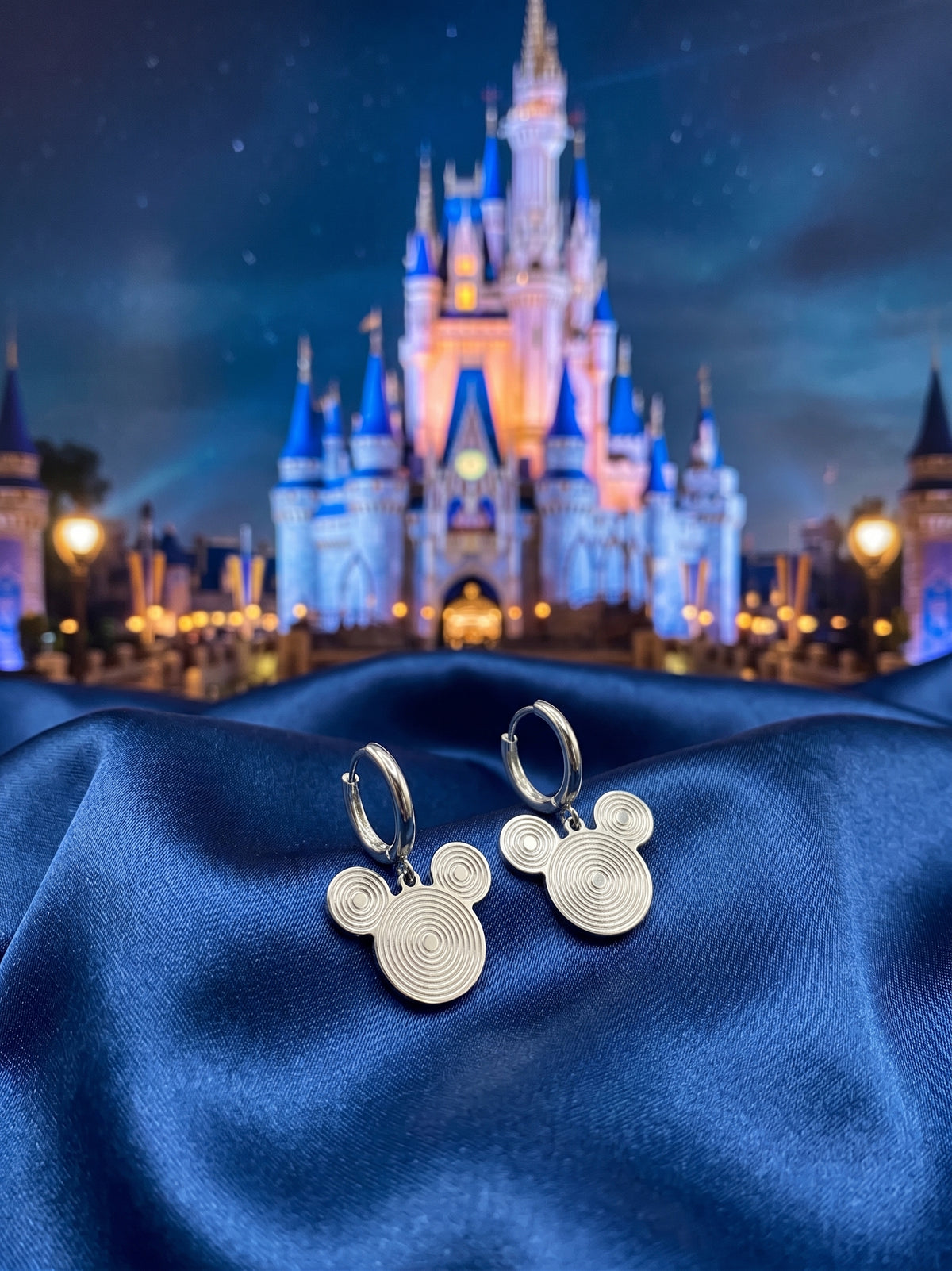 Earring featuring the iconic Mickey silhouette within concentric circles