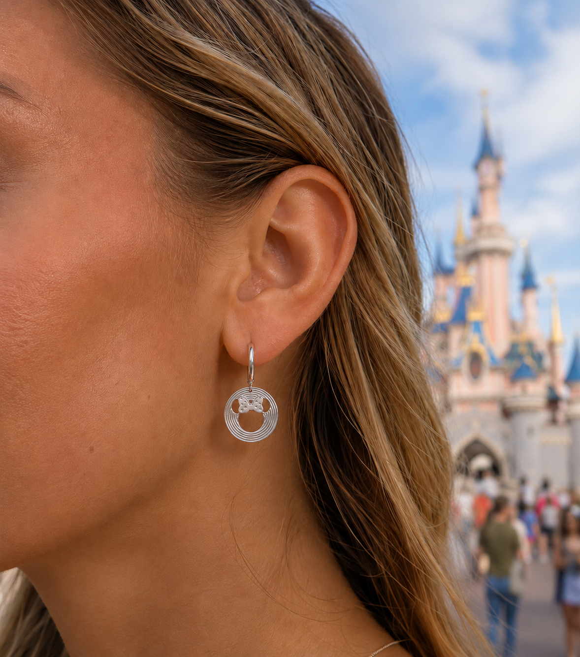 Minnie Mouse Earring with Layered Circular Lines and 3D Style